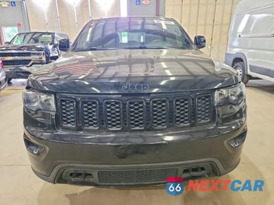 Piąte zdjęcie samochodu w środku: 2019 JEEP GRAND CHEROKEE LAREDO VIN:1C4RJFAGXKC612565 - miniatura