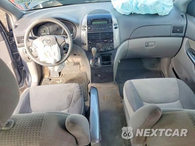 Zdjęcie 8 z 14 samochodu: 2010 TOYOTA SIENNA LE 8-PASSENGER VIN:5TDKK4CC2AS292281 - miniatura
