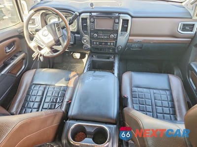 Zdjęcie 8 z 13 samochodu: 2017 NISSAN TITAN XD PLATINUM RESERVE VIN:1N6BA1F45HN560615 - miniatura