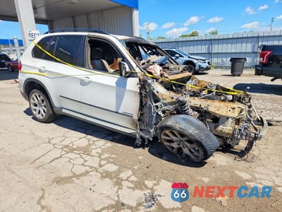 Czwarte zdjęcie samochodu z boku: 2013 BMW X5 XDRIVE35I VIN:5UXZV4C59DL994447 - miniatura