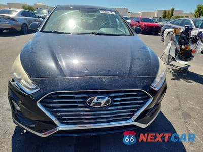 Piąte zdjęcie samochodu w środku: 2018 HYUNDAI SONATA SE VIN:5NPE24AF8JH598384 - miniatura