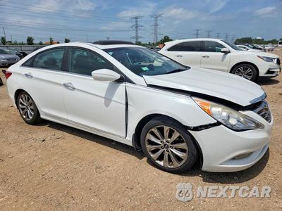 Czwarte zdjęcie samochodu z boku: 2013 HYUNDAI SONATA SE VIN:5NPEC4AC9DH617905 - miniatura