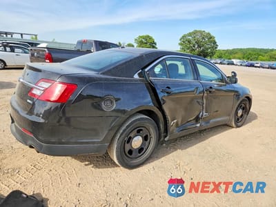 Trzecie zdjęcie samochodu z tyłu: 2018 FORD TAURUS POLICE INTERCEPTOR VIN:1FAHP2MK9JG117628 - miniatura