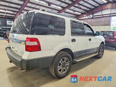 Trzecie zdjęcie samochodu z tyłu: 2016 FORD EXPEDITION XL VIN:1FMJU1FT0GEF43650 - miniatura