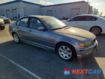 Czwarte zdjęcie samochodu z boku: 2003 BMW 325 I VIN:WBAEV33433KR24008 - miniatura