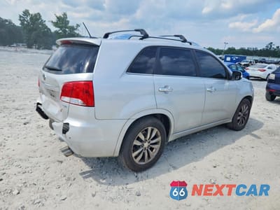 Trzecie zdjęcie samochodu z tyłu: 2013 KIA SORENTO SX VIN:5XYKW4A22DG409583 - miniatura