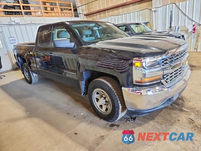 Czwarte zdjęcie samochodu z boku: 2017 CHEVROLET SILVERADO K1500 VIN:1GCVKNEH7HZ394826 - miniatura