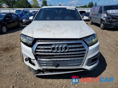 Piąte zdjęcie samochodu w środku: 2018 AUDI Q7 PREMIUM PLUS VIN:WA1LAAF71JD028267 - miniatura