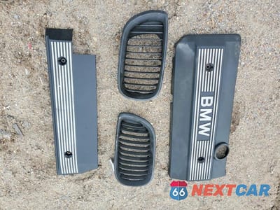 Zdjęcie 12 z 13 samochodu: 2005 BMW 325 I VIN:WBAEV33425KW15911 - miniatura