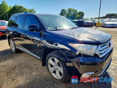 Czwarte zdjęcie samochodu z boku: 2013 TOYOTA HIGHLANDER LIMITED VIN:5TDDK3EH7DS242475 - miniatura