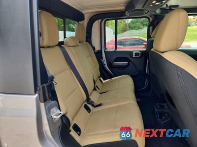 Zdjęcie 11 z 13 samochodu: 2020 JEEP GLADIATOR SPORT VIN:1C6HJTAG7LL108848 - miniatura