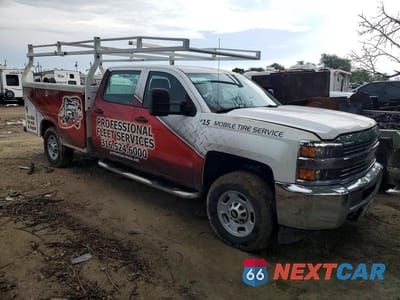 Czwarte zdjęcie samochodu z boku: 2015 CHEVROLET SILVERADO K2500 HEAVY DUTY VIN:1GC1KUEG3FF131683 - miniatura