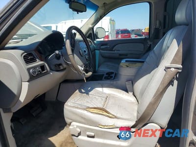 Zdjęcie 7 z 13 samochodu: 2009 CHEVROLET SUBURBAN C1500 LT VIN:1GNFC26J29J105876 - miniatura