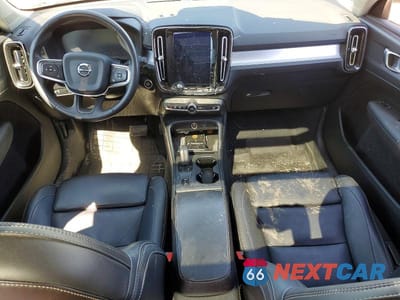 Zdjęcie 8 z 13 samochodu: 2020 VOLVO XC40 T5 MOMENTUM VIN:YV4162UK7L2218064 - miniatura