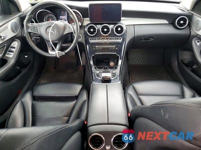 Zdjęcie 8 z 12 samochodu: 2016 MERCEDES-BENZ C 300 4MATIC VIN:55SWF4KB7GU109502 - miniatura