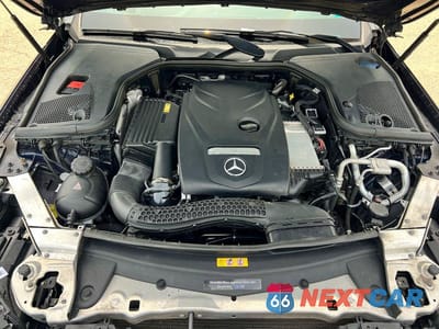Zdjęcie 7 z 13 samochodu: 2017 MERCEDES-BENZ E 300 4MATIC VIN:WDDZF4KB8HA132821 - miniatura