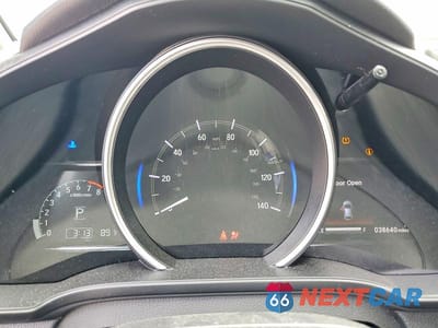 Zdjęcie 9 z 12 samochodu: 2020 HONDA FIT EX VIN:3HGGK5H85LM713740 - miniatura