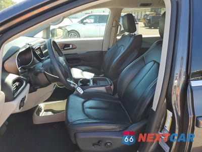 Zdjęcie 7 z 13 samochodu: 2017 CHRYSLER PACIFICA TOURING L VIN:2C4RC1BG2HR526095 - miniatura