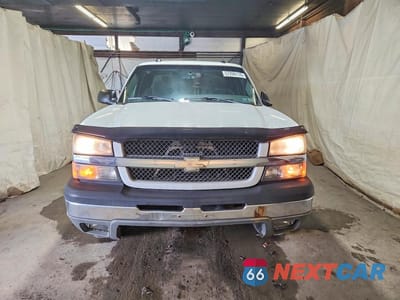 Piąte zdjęcie samochodu w środku: 2005 CHEVROLET SILVERADO K1500 VIN:1GCEK19B25E159283 - miniatura