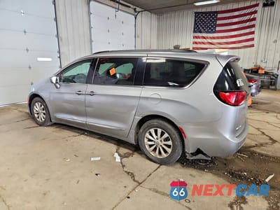 Drugie zdjęcie samochodu z przodu: 2017 CHRYSLER PACIFICA TOURING L VIN:2C4RC1BG3HR539583 - miniatura