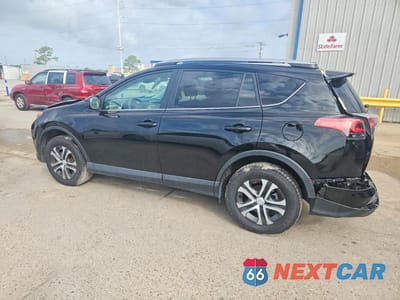 Drugie zdjęcie samochodu z przodu: 2018 TOYOTA RAV4 LE VIN:2T3ZFREV8JW422285 - miniatura