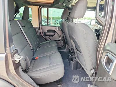 Zdjęcie 10 z 12 samochodu: 2022 JEEP WRANGLER UNLIMITED SPORT VIN:1C4HJXDN7NW132031 - miniatura