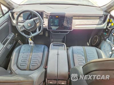 Zdjęcie 8 z 12 samochodu: 2023 RIVIAN R1T ADVENTURE VIN:7FCTGAAA9PN023600 - miniatura