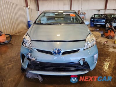 Piąte zdjęcie samochodu w środku: 2014 TOYOTA PRIUS TWO VIN:JTDKN3DU0E1782231 - miniatura