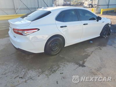 Trzecie zdjęcie samochodu z tyłu: 2020 TOYOTA CAMRY LE VIN:4T1C31AK4LU527221 - miniatura