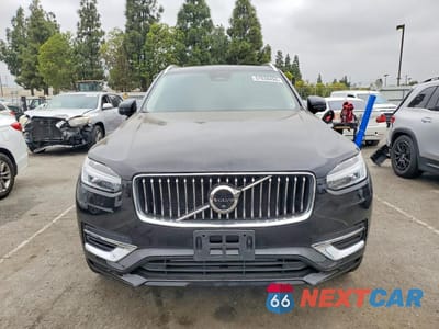 Piąte zdjęcie samochodu w środku: 2023 VOLVO XC90 PLUS VIN:YV4H60CNXP1912211 - miniatura