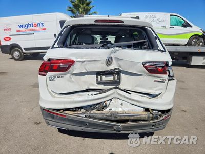 Zdjęcie 6 z 12 samochodu: 2018 VOLKSWAGEN TIGUAN SEL PREMIUM VIN:3VV4B7AX0JM181388 - miniatura