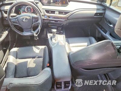 Zdjęcie 8 z 13 samochodu: 2020 LEXUS UX 250H VIN:JTHP9JBH9L2032840 - miniatura