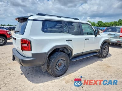Trzecie zdjęcie samochodu z tyłu: 2025 TOYOTA LAND CRUISER BASE VIN:JTEABFAJ6SK024721 - miniatura