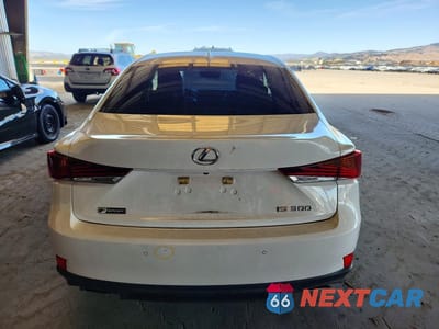 Zdjęcie 6 z 12 samochodu: 2019 LEXUS IS 300 VIN:JTHBA1D28K5100505 - miniatura