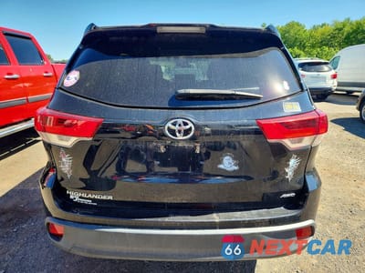 Zdjęcie 6 z 13 samochodu: 2018 TOYOTA HIGHLANDER LE VIN:5TDBZRFH7JS898904 - miniatura