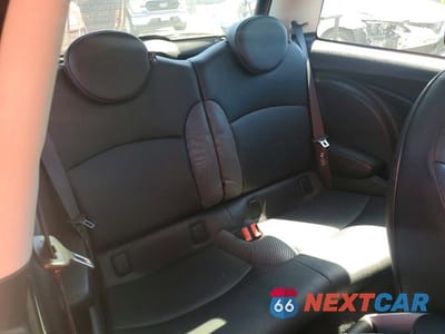 Zdjęcie 11 z 13 samochodu: 2007 MINI COOPER VIN:WMWMF33537TU62387 - miniatura