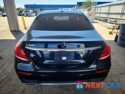 Zdjęcie 6 z 12 samochodu: 2017 MERCEDES-BENZ E 300 VIN:WDDZF4JB9HA011362 - miniatura