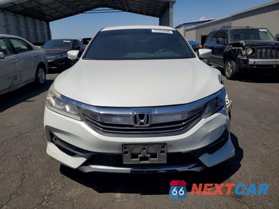 Piąte zdjęcie samochodu w środku: 2017 HONDA ACCORD SPORT SPECIAL EDITION VIN:1HGCR2F17HA300236 - miniatura
