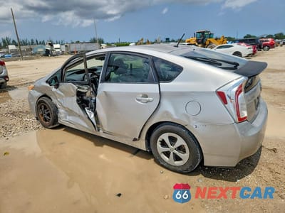 Drugie zdjęcie samochodu z przodu: 2015 TOYOTA PRIUS TWO VIN:JTDKN3DU9F2003792 - miniatura