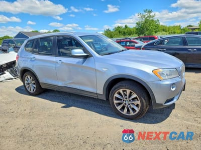 Czwarte zdjęcie samochodu z boku: 2014 BMW X3 XDRIVE28I VIN:5UXWX9C53E0D25526 - miniatura