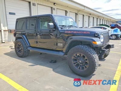 Czwarte zdjęcie samochodu z boku: 2020 JEEP WRANGLER UNLIMITED SAHARA VIN:1C4HJXEGXLW297701 - miniatura