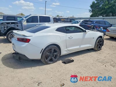 Trzecie zdjęcie samochodu z tyłu: 2016 CHEVROLET CAMARO VIN:1G1FH1R76G0136726 - miniatura