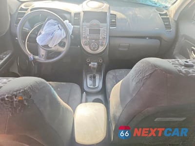 Zdjęcie 8 z 13 samochodu: 2010 KIA SOUL + VIN:KNDJT2A22A7171915 - miniatura