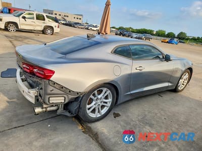 Trzecie zdjęcie samochodu z tyłu: 2020 CHEVROLET CAMARO LS VIN:1G1FB1RX3L0135268 - miniatura