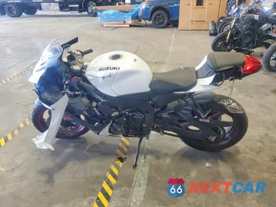 Trzecie zdjęcie samochodu z tyłu: 2024 SUZUKI GSX-R600 VIN:JS1GN7FA2R7100043 - miniatura
