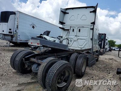 Czwarte zdjęcie samochodu z boku: 2021 FREIGHTLINER CASCADIA 126 SEMI TRUCK VIN:3AKJHHDR8MSMG9077 - miniatura