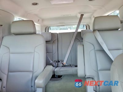 Zdjęcie 10 z 14 samochodu: 2016 CHEVROLET SUBURBAN C1500 LT VIN:1GNSCHKC3GR110852 - miniatura