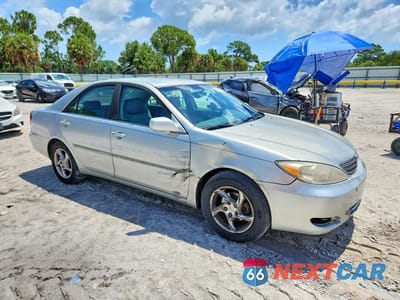 Czwarte zdjęcie samochodu z boku: 2003 TOYOTA CAMRY XLE VIN:4T1BE32K83U722335 - miniatura