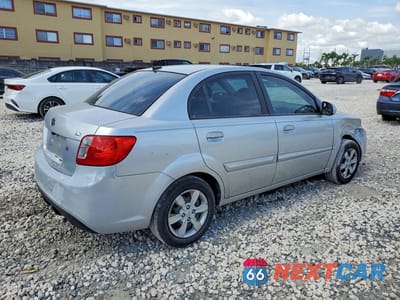 Trzecie zdjęcie samochodu z tyłu: 2010 KIA RIO BASE VIN:KNADH4A39A6629665 - miniatura
