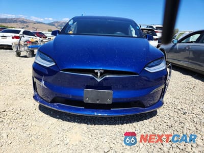Piąte zdjęcie samochodu w środku: 2021 TESLA MODEL X VIN:5YJXCBE28MF322520 - miniatura